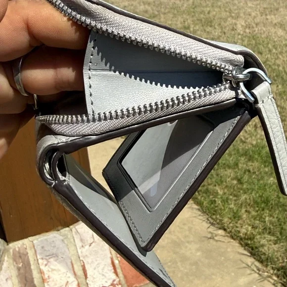 EUC Kate Spade Pebble Gray Leather Trifold Zip Wallet - Picture 10 of 10